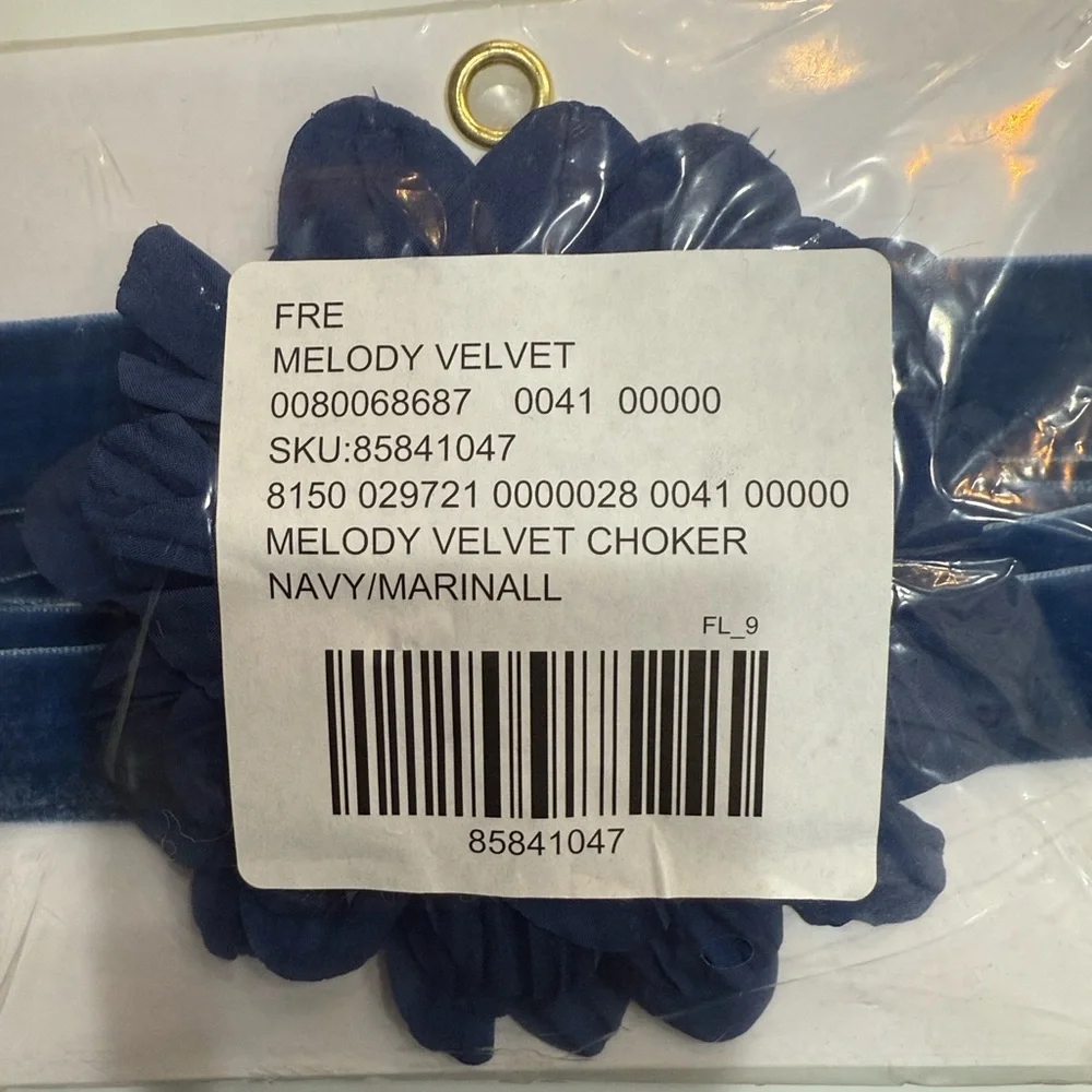 FREE PEOPLE | ✨NEW✨ Melody Velvet Choker in Navy